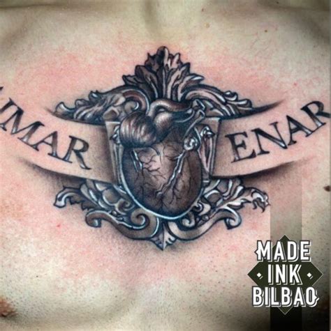 Tatuaje pecho corazón y nombres Made Ink Bilbao