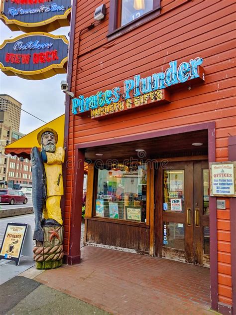 Exterior Street View Of Pirates Plunder Tourist Attraction Shop Along