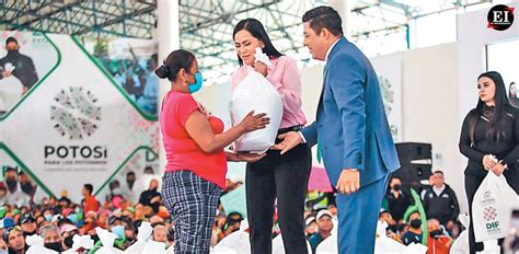 Beneficiar N A Mil Familias Con Becas Alimentarias En Slp El