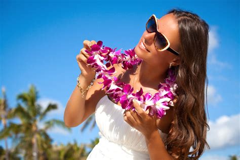 How to Book a Lei Greeting in Honolulu Hawaii (2022)