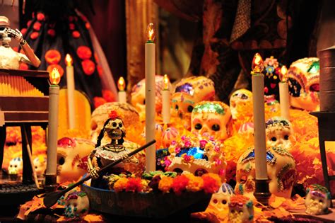 Cómo Poner Un Altar De Muertos Y Qué Significa Cada Elemento