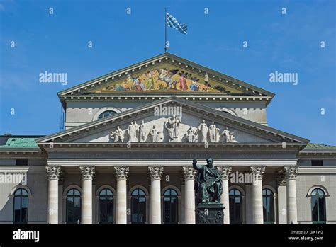 Buildings Historical Columns Stock Photo Alamy