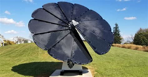 Flower Shaped Solar Panels Are Sprouting Up Across America