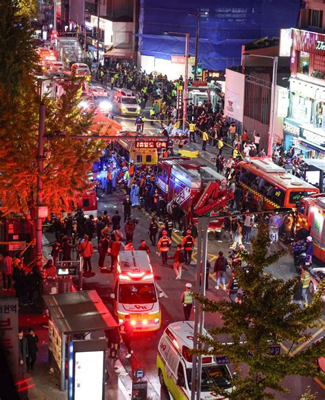 Las Im Genes De La Tragedia De La Celebraci N De Halloween En Se L