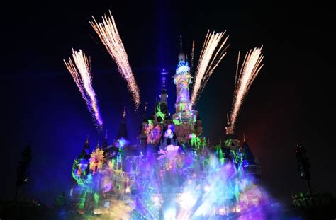 Shanghai Disney Looks Epic In Photos From Inside The New Park ...