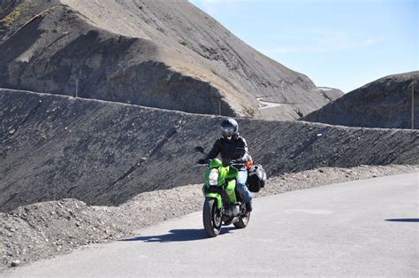 La route des grands cols des Alpes à moto Twintour