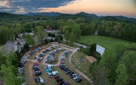 Check Out These Epic Drive-In Movie Theaters In Georgia