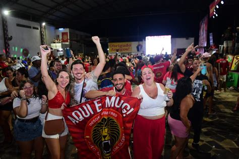 A Gazeta É a glória MUG faz a festa do bi no Carnaval de Vitória