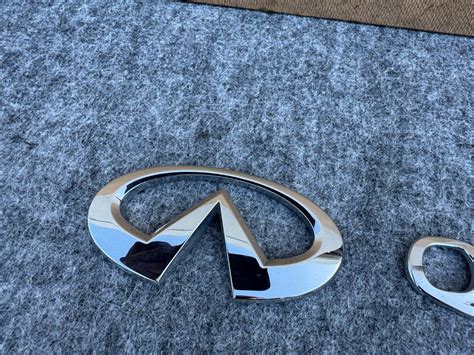 Infiniti Q50 2014 2024 OEM Coffre Arrière Emblème Logo Badge Chrome Set