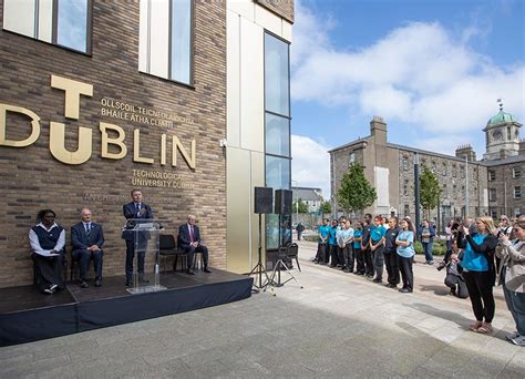 Minister Donohoe cuts ribbon on €220m Grangegorman campus