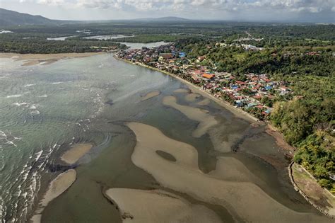 Philippines Finds Leaking Tanker After Three Week Search