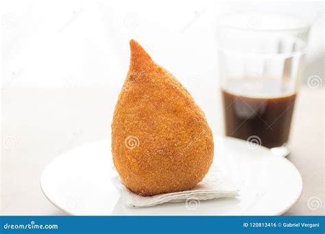 Coxinha Es Una Comida Frita Tradicional En El Brasil Bocado Coff Foto