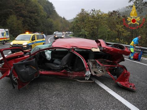 Sulla Salaria Grave Incidente Stradale Tra Due Autovetture Rietinvetrina