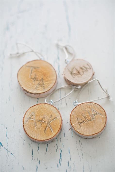 Rustic Diy Ornaments Of Wood Discs Shelterness