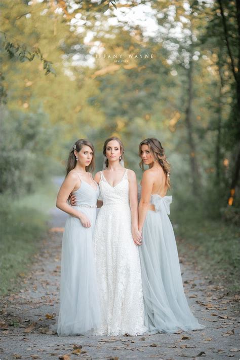 Bride And Bridesmaid Photos Ideas Outside Bridesmaid Photos Pose