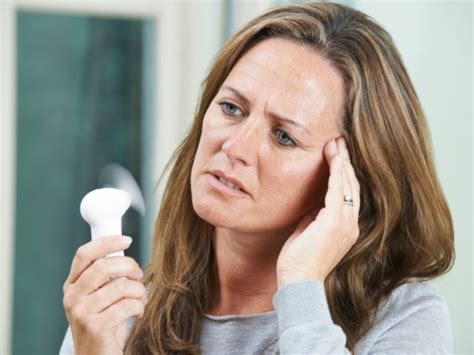 Tips Para Combatir Los S Ntomas De La Menopausia Farmacia Moyano