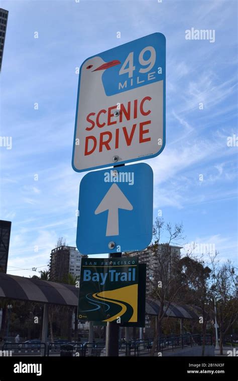 Mile marker signage hi-res stock photography and images - Alamy