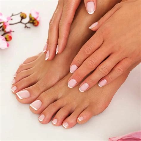 What Is A Shellac Pedicure How Is It Different To A Normal Pedicure