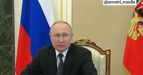 Vladimir Putins Bloated Look With Head Too Big For Body In Virtual