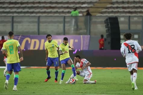 Perú Cae 0 1 Ante Brasil En Los Minutos Finales Del Segundo Tiempo Galería Fotográfica