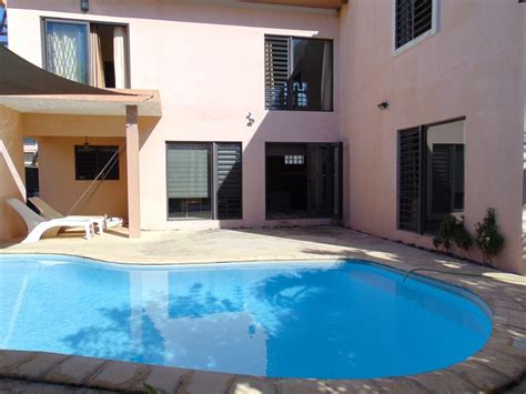 Location Vacances Villa De 4 Chambres Avec Piscine Bain Boeuf