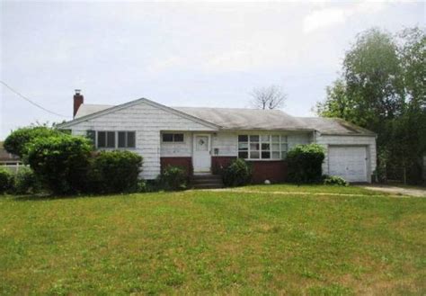 82 Laurel Rd N Lindenhurst Ny 11757 Sold Nystatemls Listing 10236951