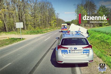 Groźnie wyglądające zdarzenie drogowe na granicy powiatów Policja