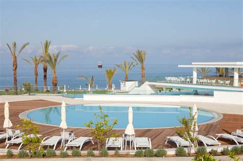 King Evelthon Beach Hotel And Resort Paphos Resort Hotels Jet2holidays