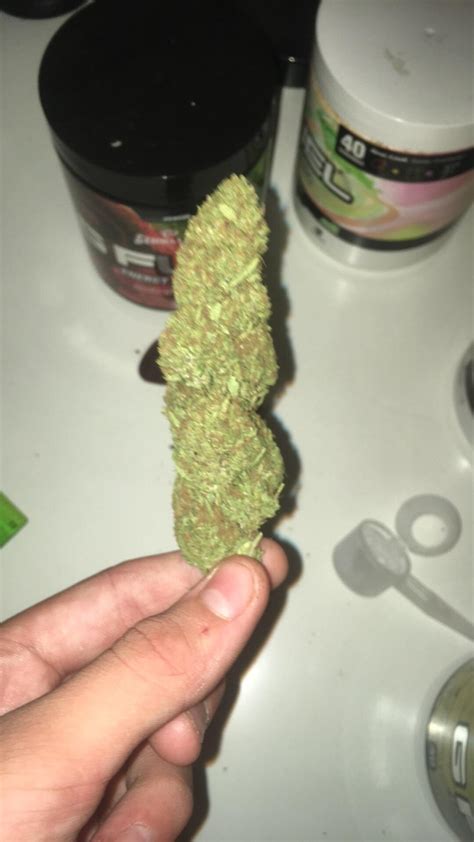 5 Gram nug of tangerine weed : r/weed