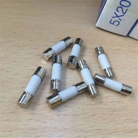100 шт керамический предохранитель 1A 250 V 5*20 высококачественный ...