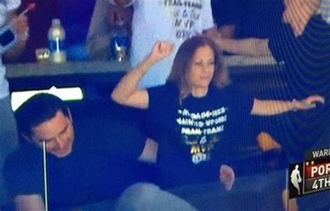 Video Internet Freaked Out Over Video Of Steph Curry S Mom Dancing On Someone In Suite The Spun