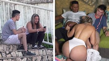 Chica Sexy Con Curvas Se Mete En Un Intenso Trío Con DP Con Un Chico Famoso XVIDEOS