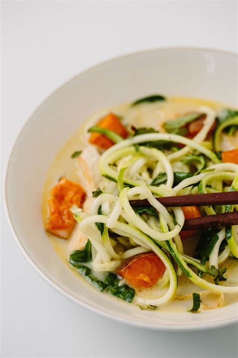 Ginger Coconut Chicken Bowl With Zucchini Noodles Inspiralized