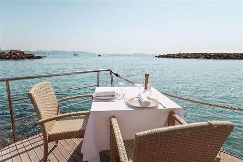 Restaurant Au Bord De Mer