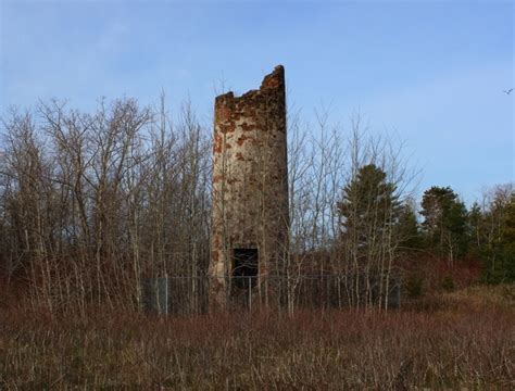 Minnesota Point Lighthouse built in Duluth MN - Photorator