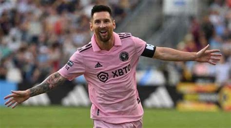 Video Lionel Messi Receives Heroic Welcome As He Lands In Boston For Match