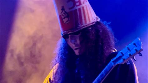 What makes Buckethead such a legendary musician? - YouTube