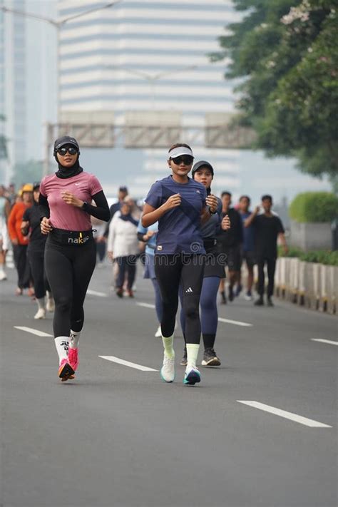 Car Free Day Sudirman, Jakarta Editorial Photo - Image of mental ...