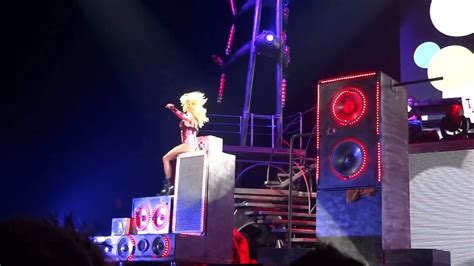 Britney Spears Big Fat Bass And How I Roll Femme Fatale Tour Lisboa