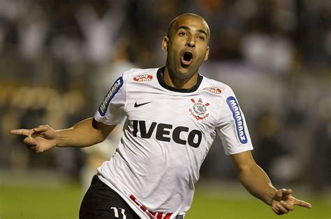 Corinthians E Conmebol Parabenizam Ex Atacante Emerson Sheik Pelo