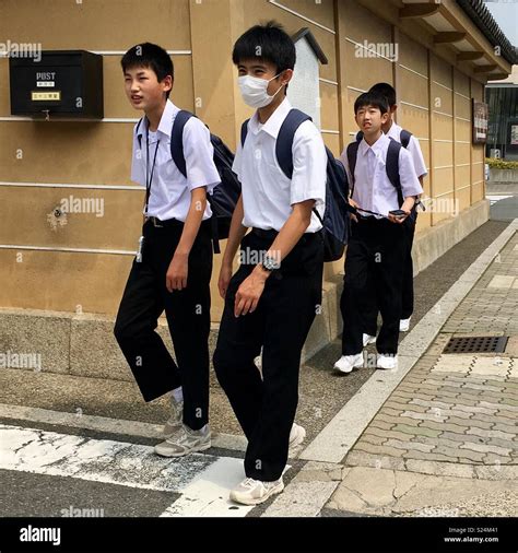 School Japan Walking Hi Res Stock Photography And Images Alamy