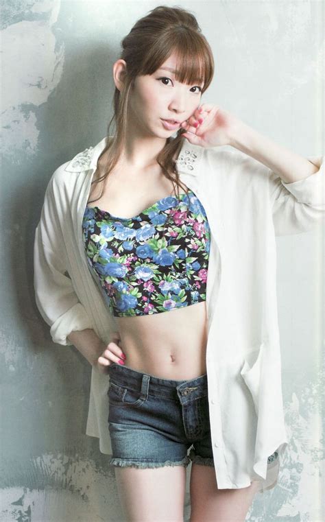 9 Hot Sexy Marina Inoue Bikini Pics