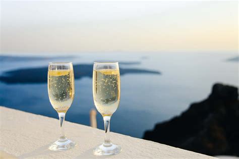 All About Non Alcoholic Champagne - Mocktail.net