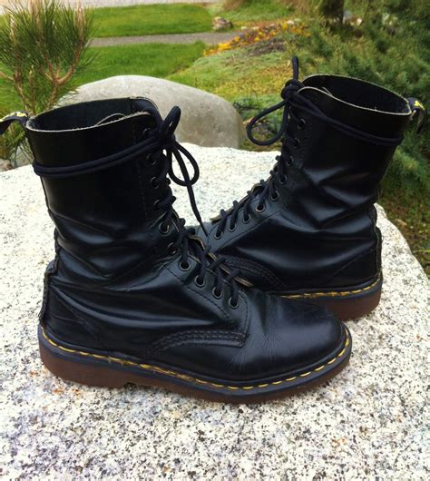 Soooo Tempting Vintage 80s 90s Doc Marten Tall Black Leather Grunge