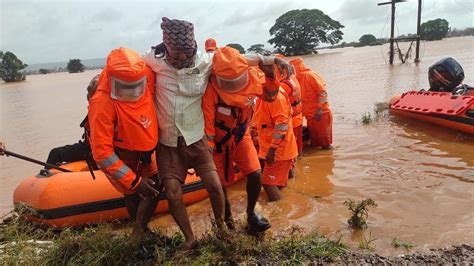 Más De Un Centenar De Muertos Y Decenas De Desaparecidos Por Lluvias