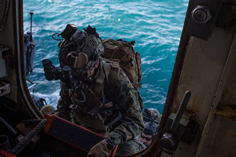 26th MEU S Boat Assault Force Conducts VBSS