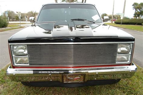 1983 Chevy Chevrolet Pick Up Pickup C10 Silverado V / 8 Show Truck