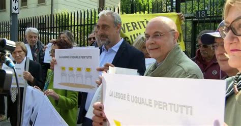 Verità per Giulio Regeni il presidio al consolato egiziano