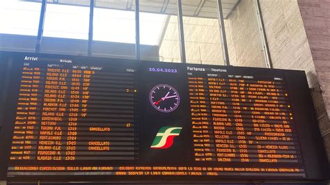 Treni Cancellati E In Ritardo A Roma Termini Dopo Il Deragliamento A