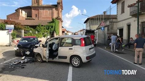 Virle Incidente Centro Paese Schianto Tra Auto